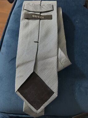 Gucci Silver Textured Silk Tie